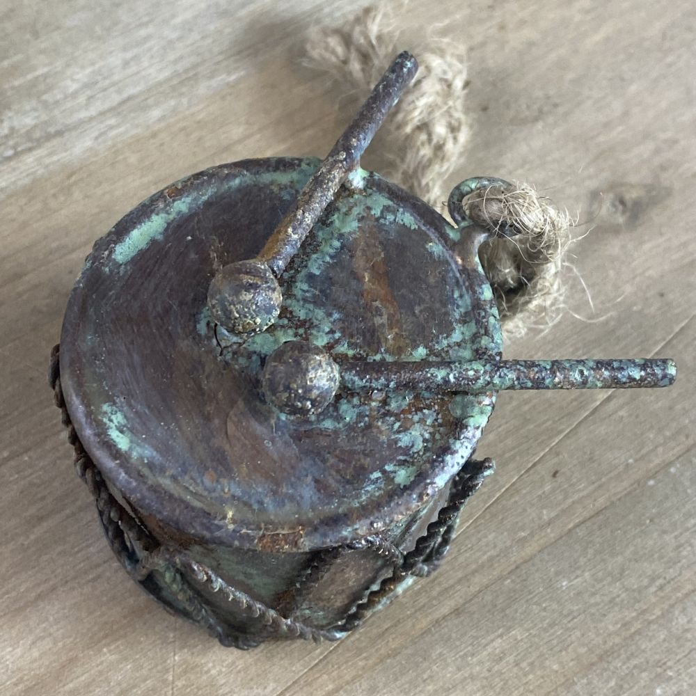 Weihnachtsbaumschmuck / Dekotrommel aus Blech antik patiniert
