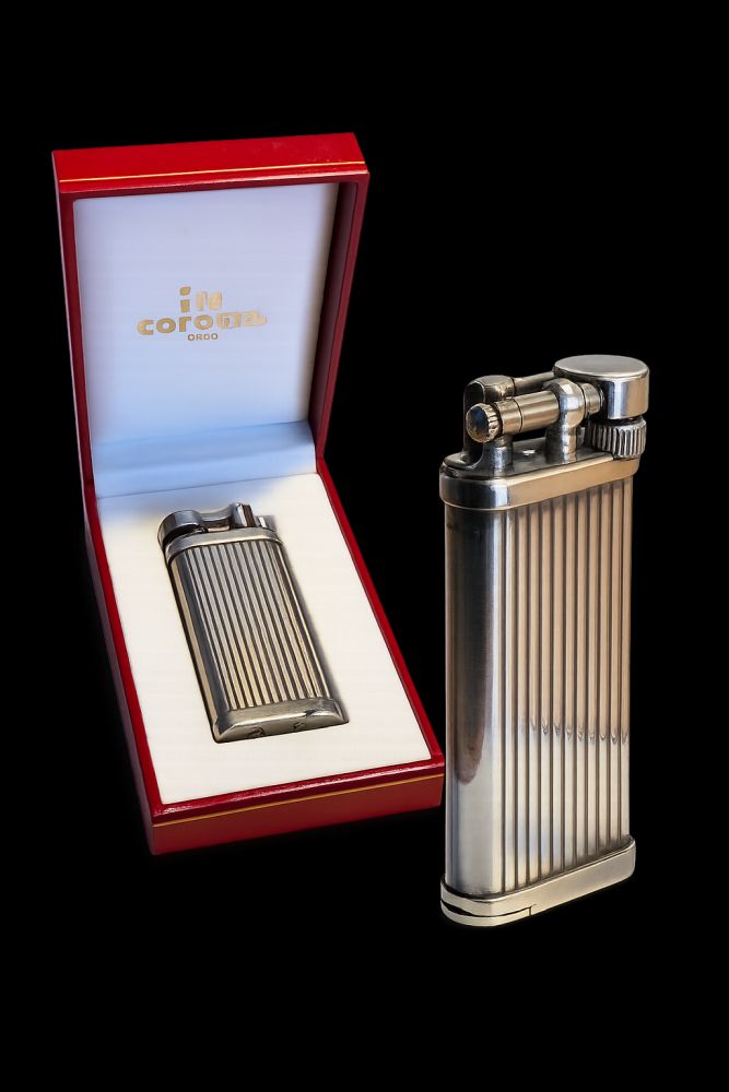 Corona Tokyo I11 Pfeifenfeuerzeug – Vintage Sammlerstück in Originalschatulle