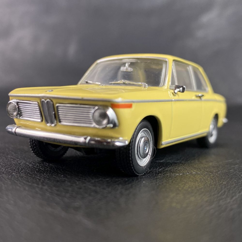 BMW 1600-2002 Mini CHAMPS 1:43 Modellauto / Metall 