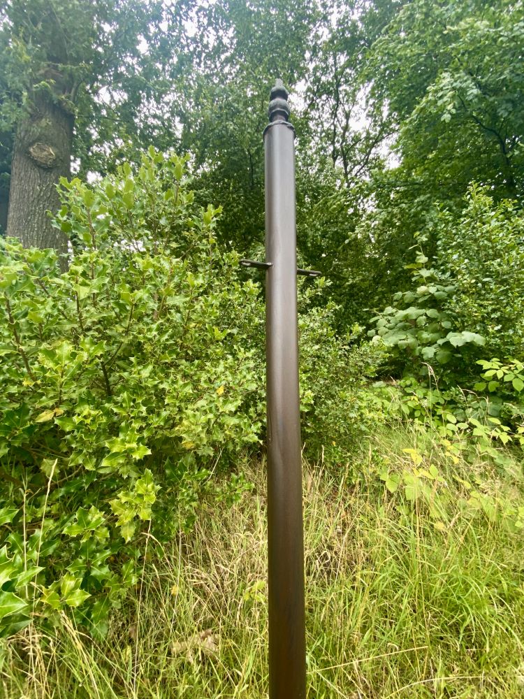 Zaunpfosten / Zaunpfahl "PFOSTY" aus Metall / runde mit Spitze Vintagelook