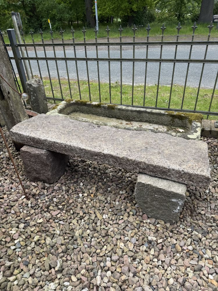 Historische Steinbank aus Naturstein – 3-teilig – massive Gartenbank – Unikat