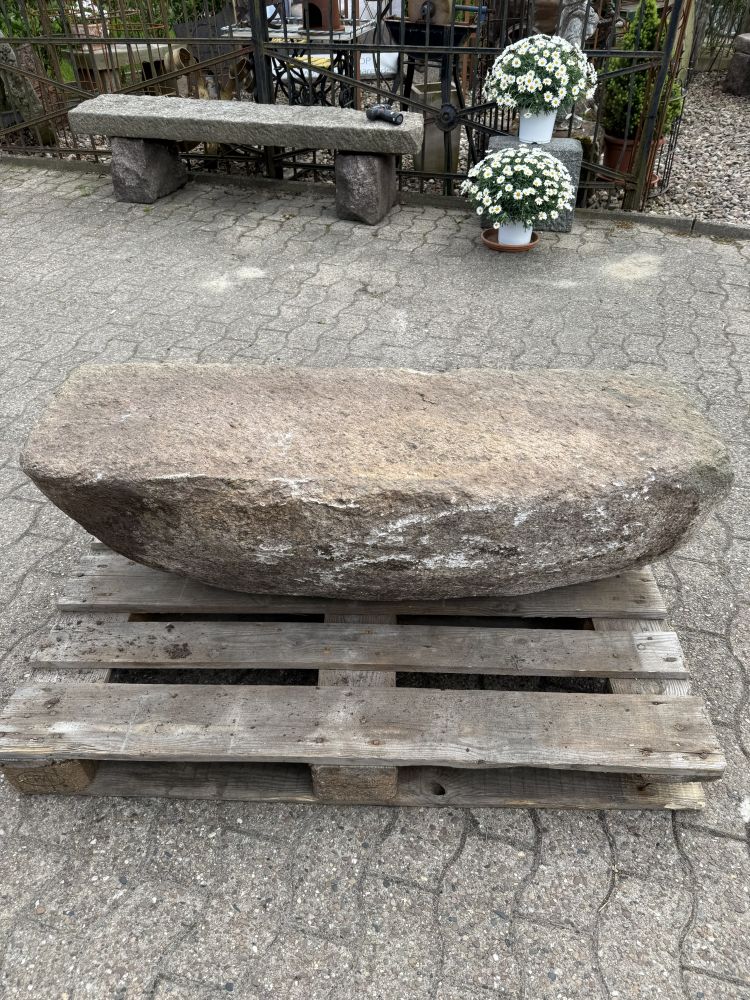 Historischer Granit-Trittstein / Eingangsstufe eines alten Bauernhauses – handbehauener Naturstein ca. 120 cm