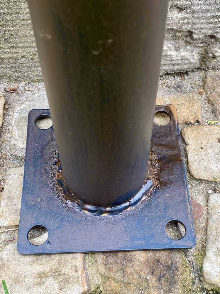 Zaunpfosten / Zaunpfahl "PFOSTY" aus Metall / runde mit Spitze Vintagelook