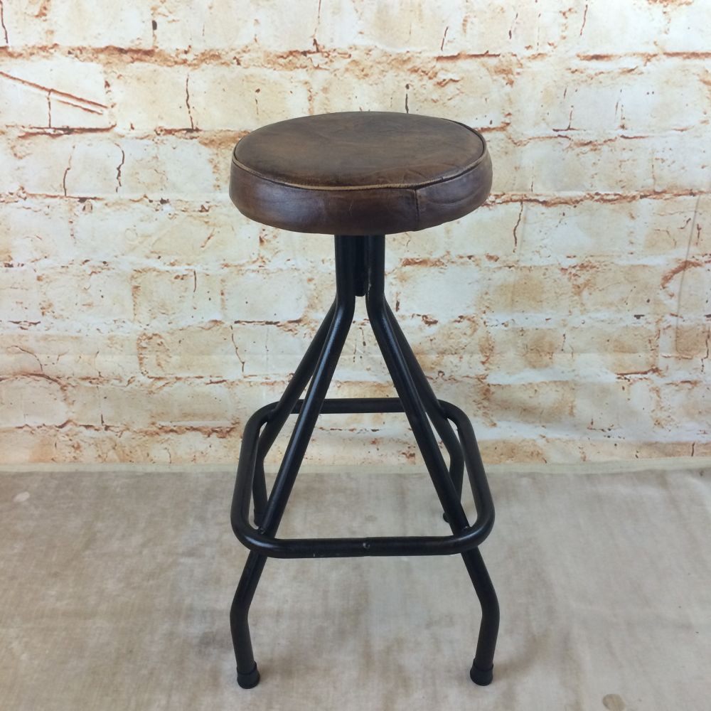 Drehhocker mit Ledersitz Trademark Living A/S 