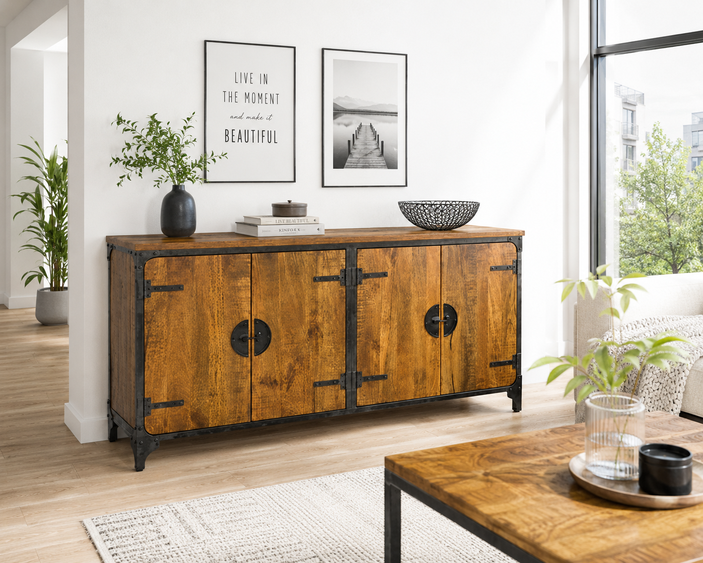 Sideboard OLE 180 cm aus Mangoholz & Metall