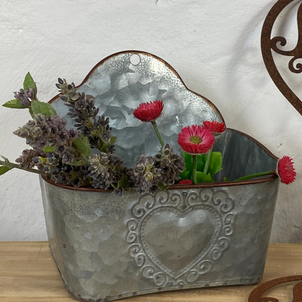 Wandkorb - Wandschalen aus Zinkblech / Herzmuster