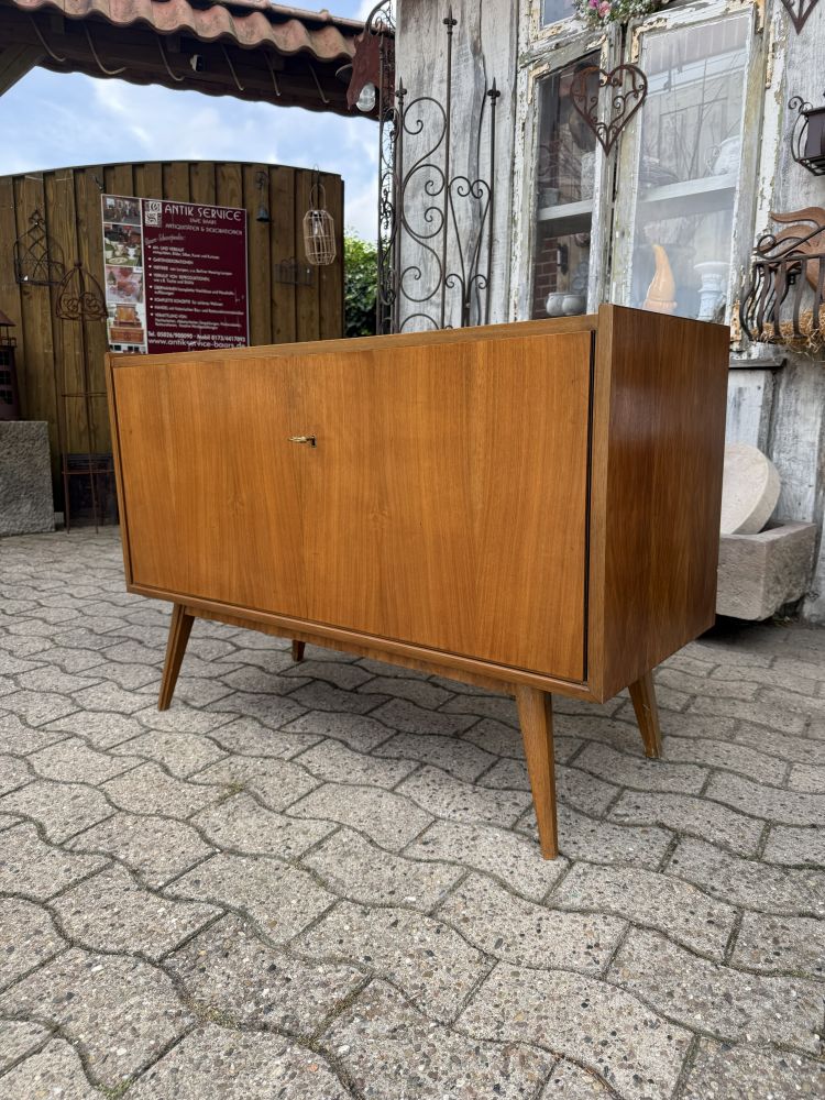 Mid Century Kommode / Sideboard GfL – Nussbaum – 60er Jahre
