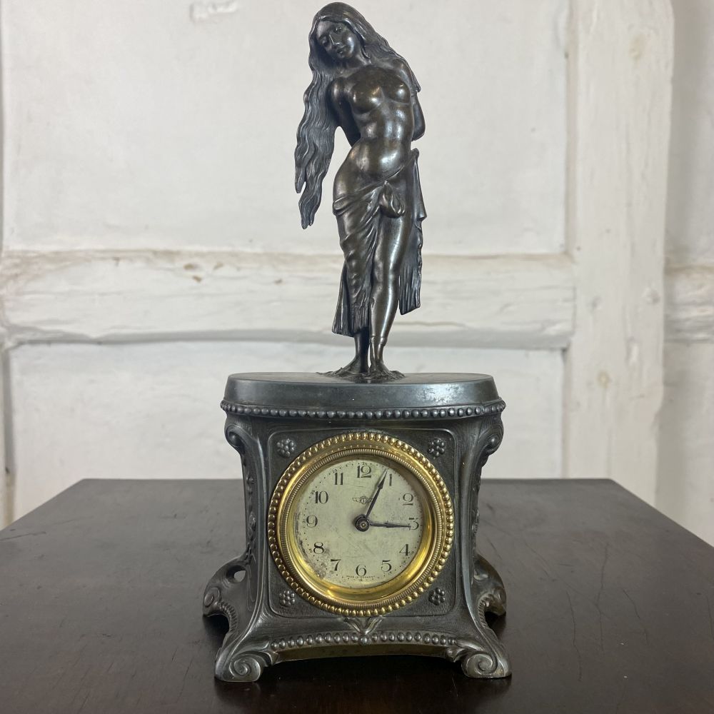 kleine Tischuhr mit Frauenbronze von Kinzel / Jugendstil