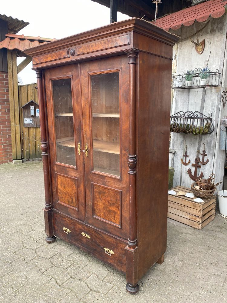 Vitrinenschrank mit Säulen / antik / Gründerzeit/ unrestauriert