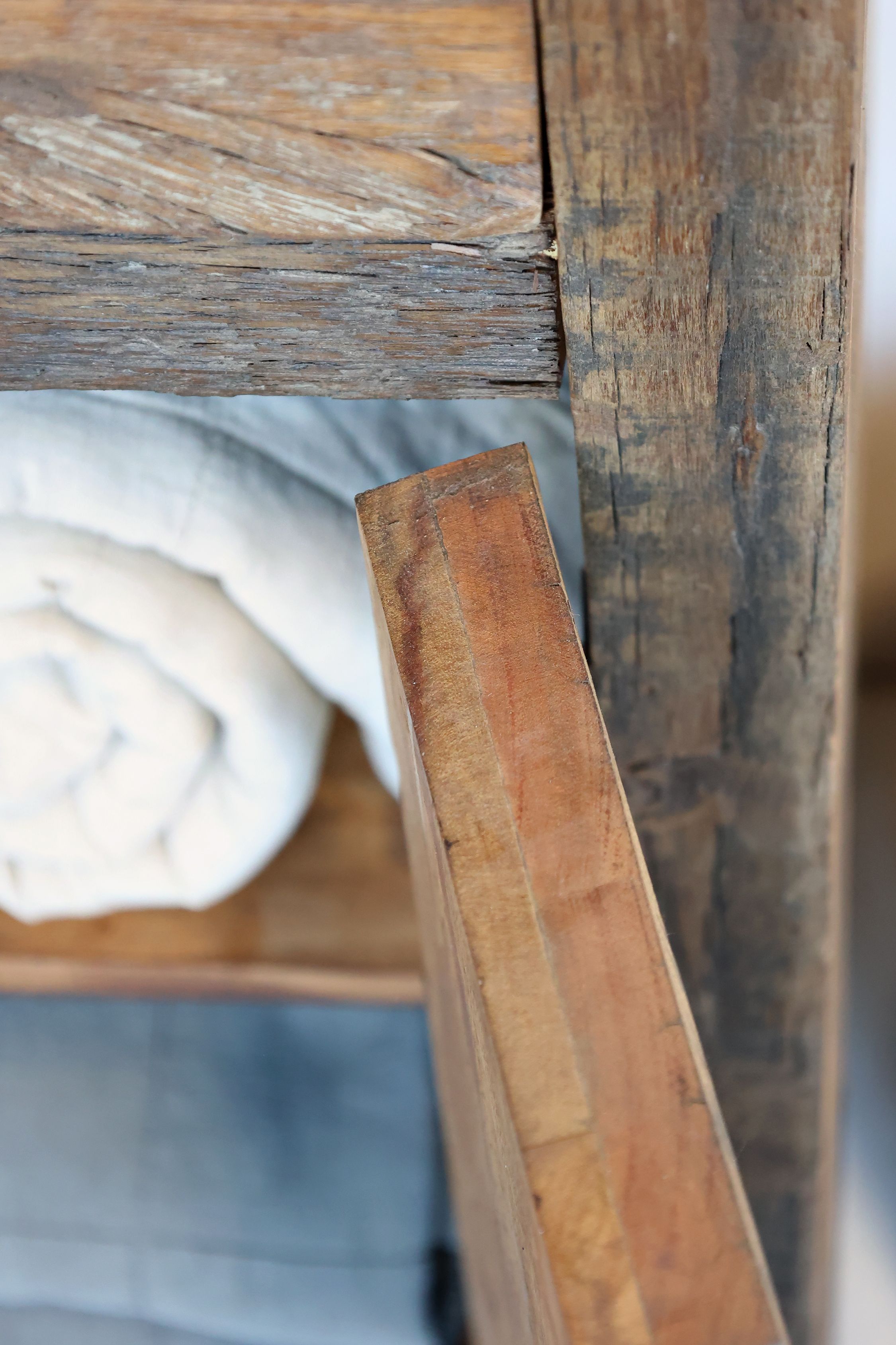Chic Antique Grimaud Schrank mit Türen und Schubladen – Unikat aus Recyclingholz