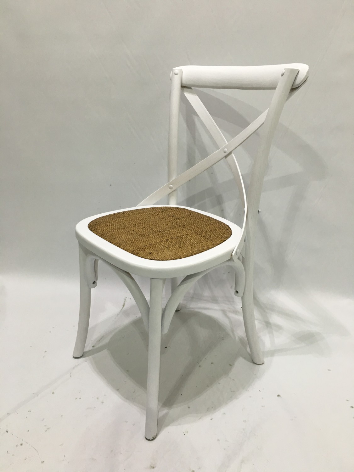 Holzstuhl Titanic, mit Rattansitzfläche, weiß