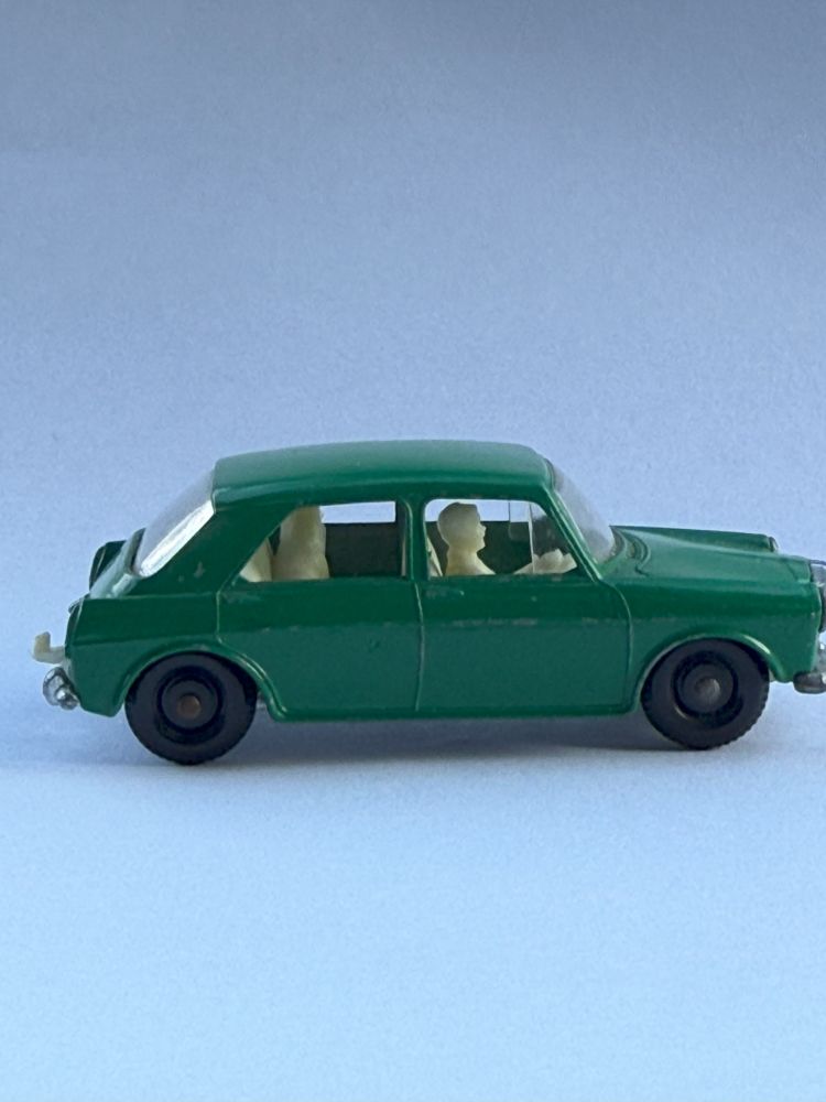 MG1100 mit Fahrer und Hund Vintage Matchbox-Modellauto aus den 60er/70er Jahren