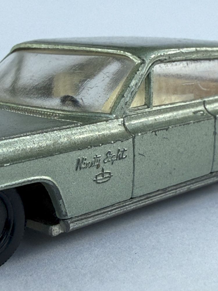 Oldsmobil Holiday Sports-Coupe Siku Modellauto – Metall, 60er/70er Jahre
