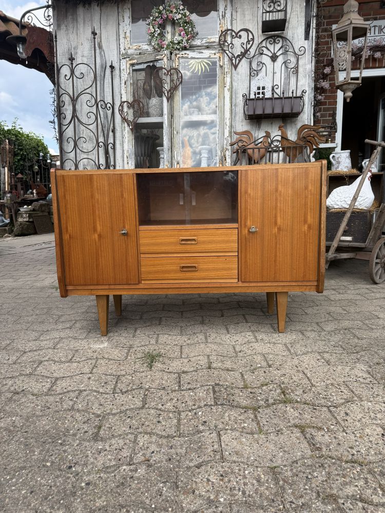 Sideboard „NUSSBAUM 1960“ – Mid Century Sideboard aus den 1960er Jahren