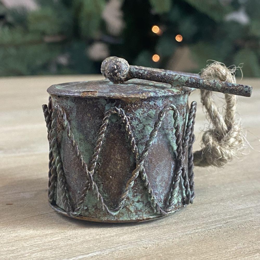 Weihnachtsbaumschmuck / Dekotrommel aus Blech antik patiniert