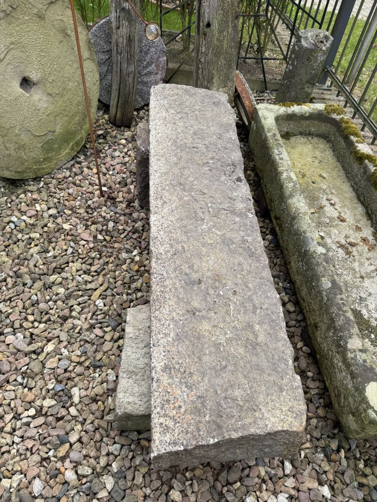 Historische Steinbank aus Naturstein – 3-teilig – massive Gartenbank – Unikat