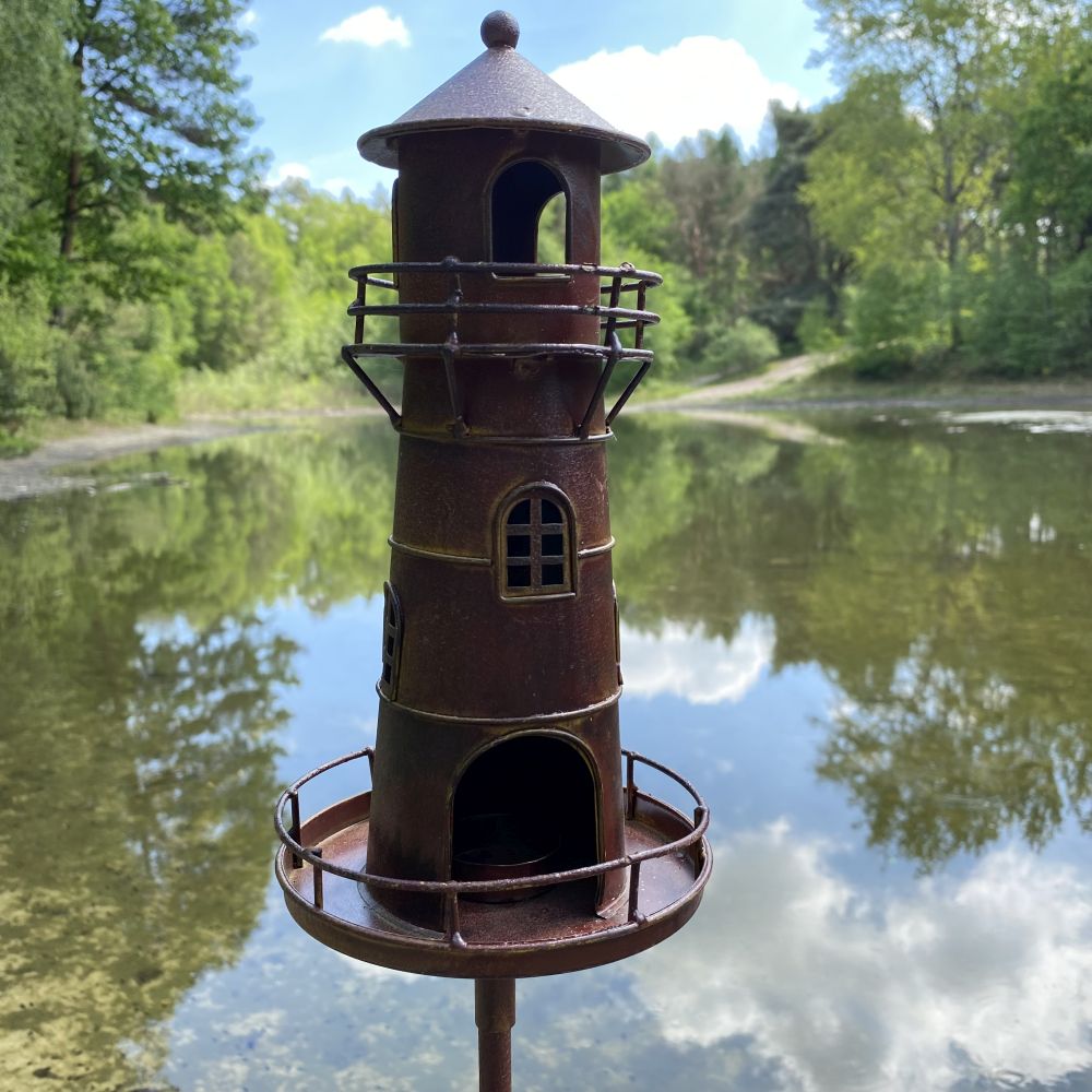 Leuchtturm auf Stab / Teelichthalter / Metall lackiert / Gartenstecker