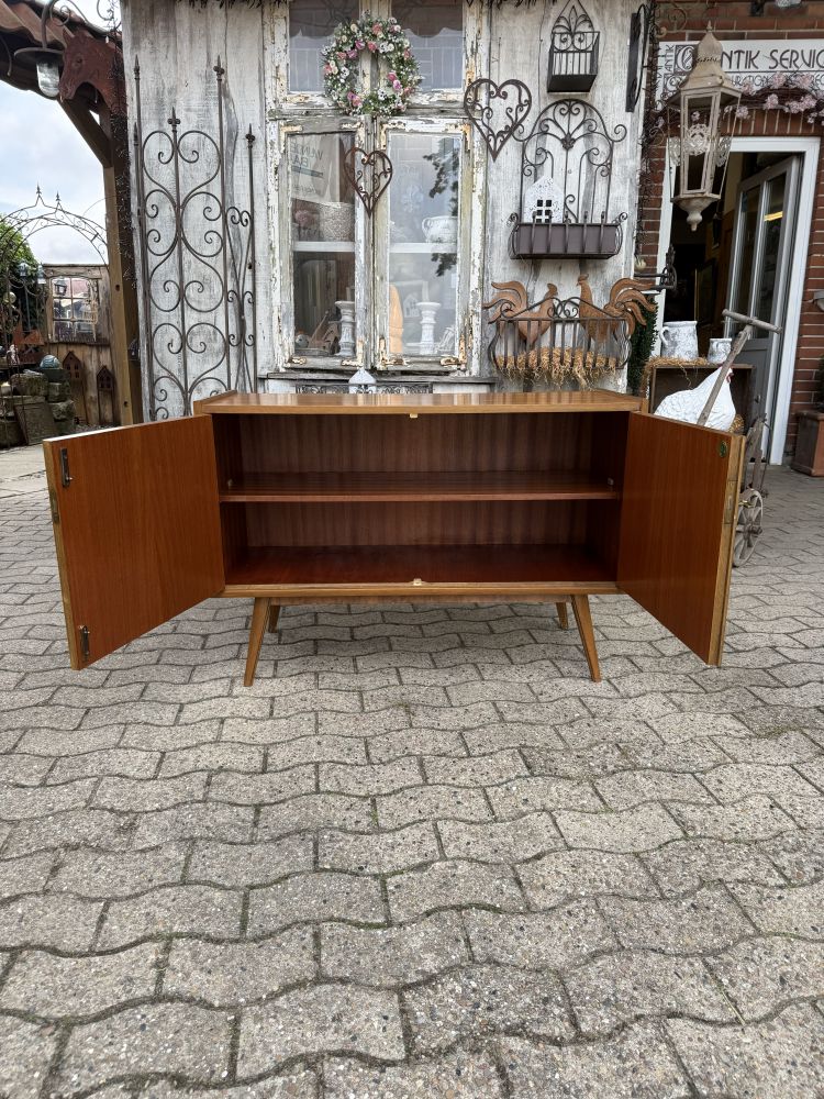 Mid Century Kommode / Sideboard GfL – Nussbaum – 60er Jahre