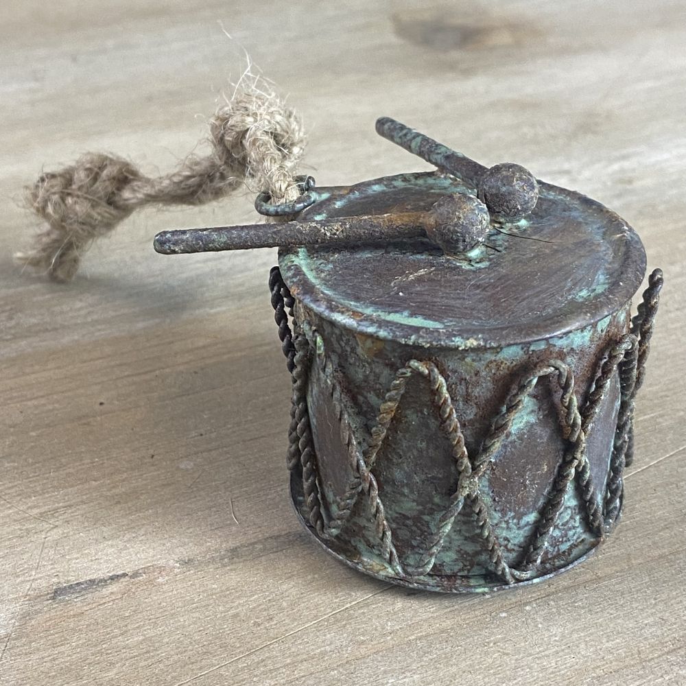 Weihnachtsbaumschmuck / Dekotrommel aus Blech antik patiniert