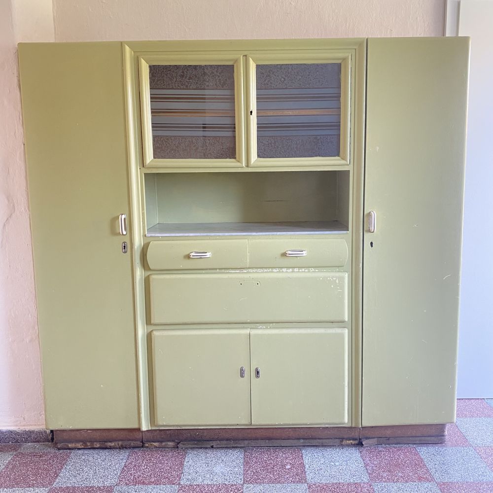 Küchenschrank aus den 50er Jahren / unrestauriert